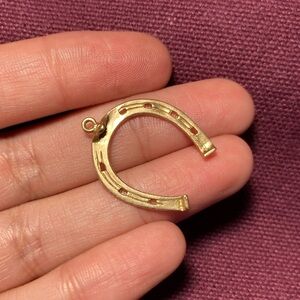 Solid gold vintage horseshoe charm